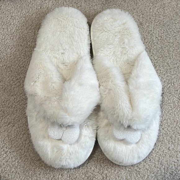 White event blossom flip flop slippers - Picture 3 of 4